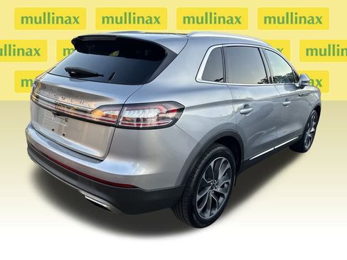 Used 2022 Lincoln Nautilus Reserve image 2