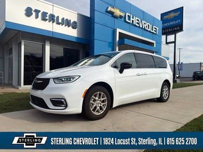 Used 2024 Chrysler Pacifica Touring-L