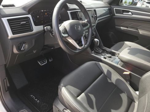 Used 2023 Volkswagen Atlas Cross Sport SEL R-Line AWD/4WD image 22