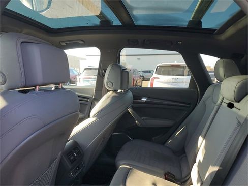 Used 2022 Audi SQ5 Premium w/ Convenience Package image 9