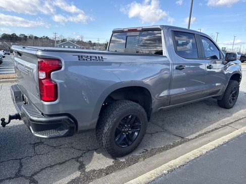 Used 2021 Chevrolet Silverado 1500 LT Trail Boss w/ Convenience Package II image 9