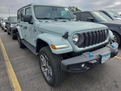 Used 2024 Jeep Wrangler Unlimited w/ Convenience Group AWD/4WD image 2