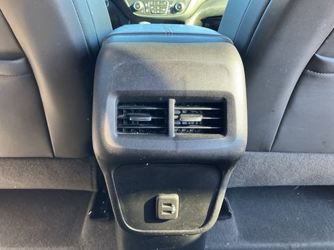 Used 2022 Chevrolet Equinox RS w/ LPO, Floor Liner Package image 33