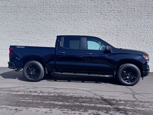 Used 2024 Chevrolet Silverado 1500 Custom w/ Turbomax Blackout Package image 3