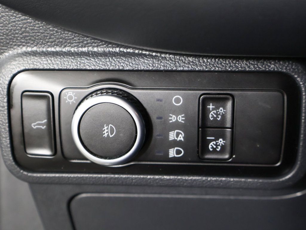 Used 2025 Ford Explorer ST-Line w/ ST-Line Street Pack AWD/4WD image 43