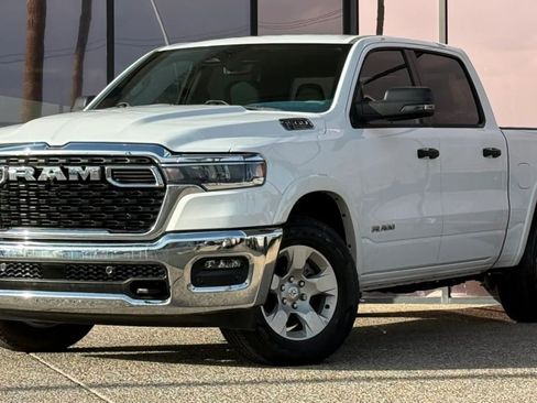 Used 2025 RAM 1500 Big Horn AWD/4WD image 2