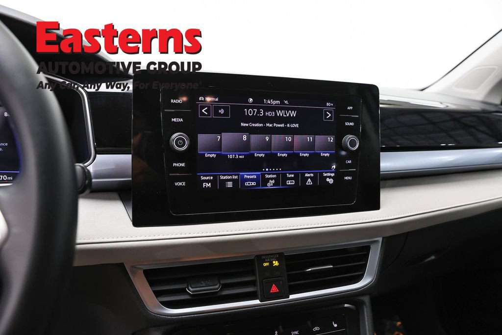 Used 2025 Volkswagen Taos SE AWD/4WD image 19