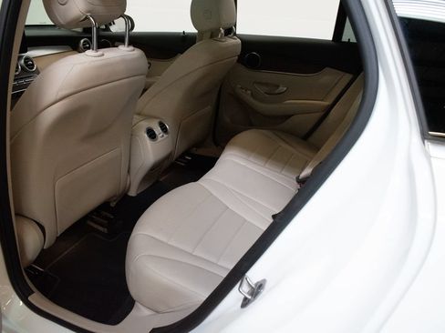 Used 2022 Mercedes-Benz GLC 300 4MATIC image 25