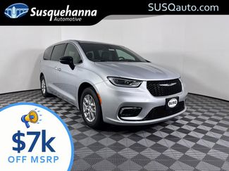 New 2026 Chrysler Pacifica Select video 1