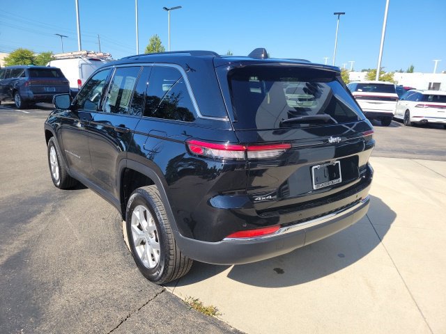 Used 2023 Jeep Grand Cherokee Limited AWD/4WD image 12