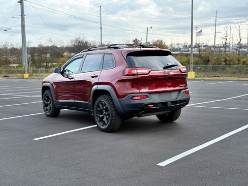 Used 2018 Jeep Cherokee Trailhawk w/ Quick Order Package 27L image 3