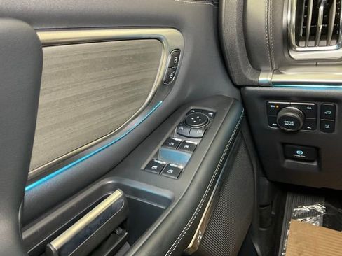 New 2025 Ford Expedition Max Platinum w/ Driver's Package image 22