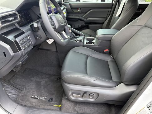 New 2026 Toyota 4Runner Limited AWD/4WD image 9