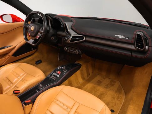 Certified 2013 Ferrari 458 Spider RWD image 22