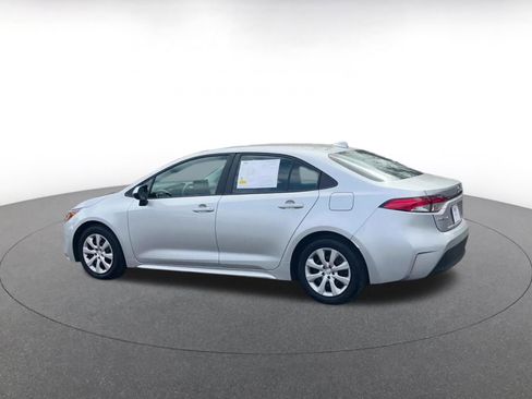 Used 2025 Toyota Corolla LE image 10