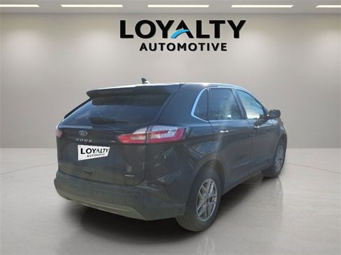 Used 2024 Ford Edge SEL image 5