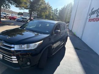 Used 2019 Toyota Highlander XLE AWD/4WD video 2