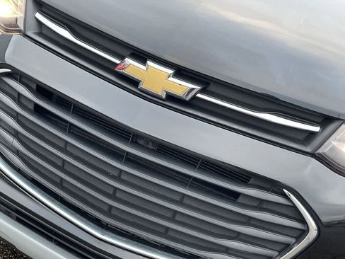 Used 2019 Chevrolet Trax LT w/ LT Convenience Package image 31