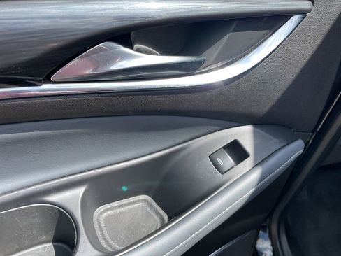 Used 2021 Buick Enclave Essence image 47