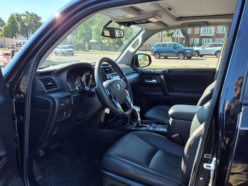 Used 2019 Toyota 4Runner TRD Off-Road Premium AWD/4WD image 21