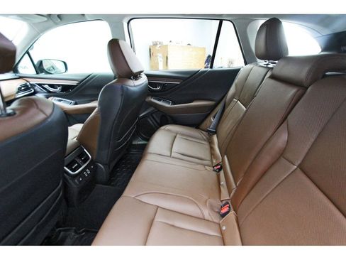 Used 2025 Subaru Outback Touring AWD/4WD image 9
