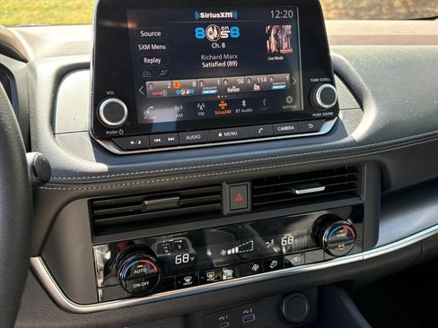 Used 2023 Nissan Rogue SV image 12