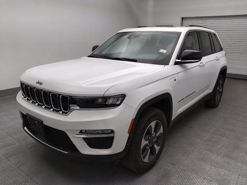 Used 2022 Jeep Grand Cherokee Limited 4xe w/ Luxury Tech Group II AWD/4WD image 2