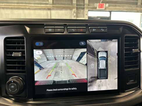 Used 2024 Ford F350 Platinum w/ FX4 Off-Road Package image 17