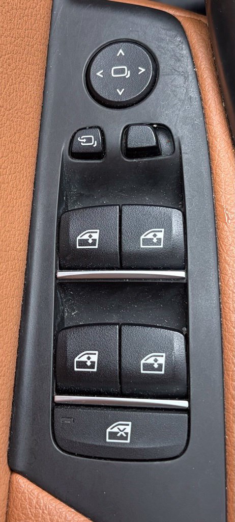 Used 2022 BMW 540i xDrive AWD/4WD image 17