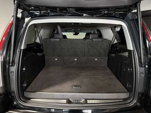 Used 2017 Cadillac Escalade ESV Premium Luxury RWD image 12
