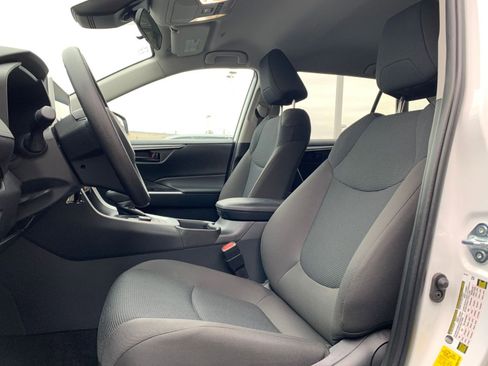 Used 2025 Toyota RAV4 LE image 25