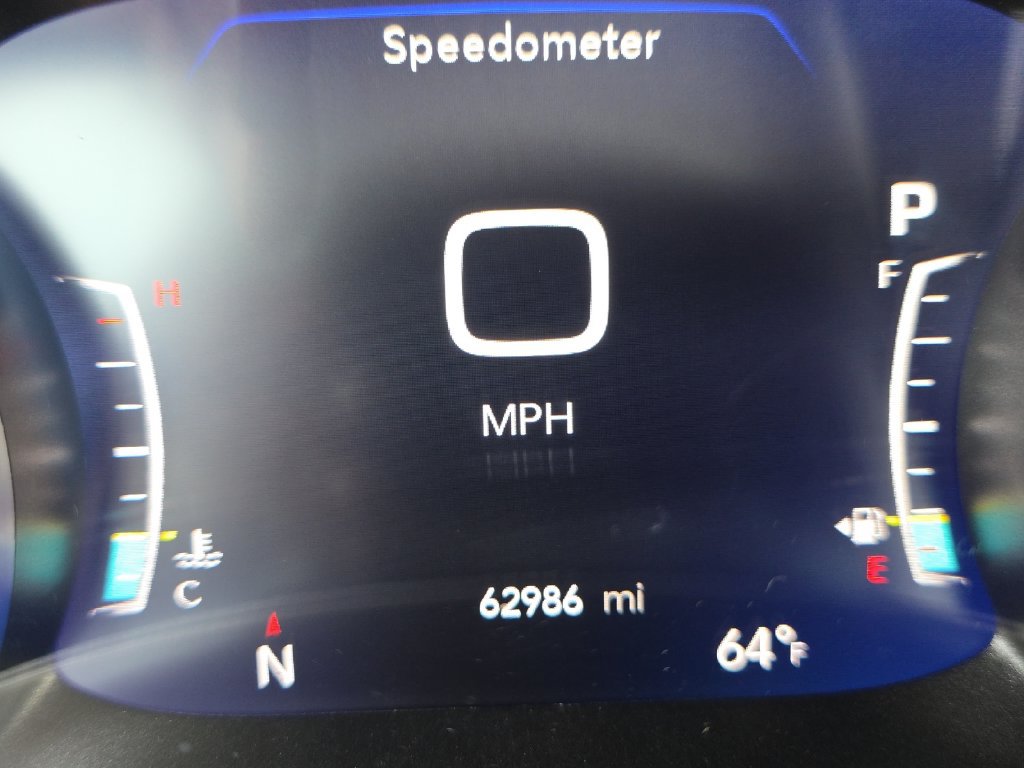 Used 2024 Chrysler Pacifica Touring-L FWD image 22