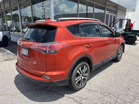 Used 2016 Toyota RAV4 LE AWD/4WD image 4