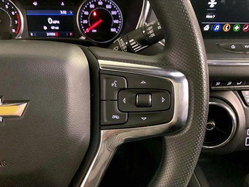 Used 2025 Chevrolet Blazer LT AWD/4WD image 19