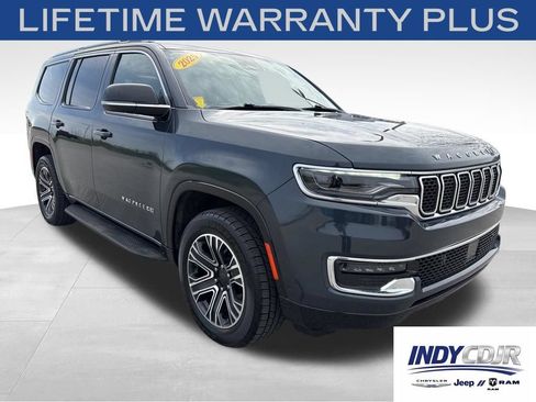Used 2024 Jeep Wagoneer 4WD w/ Premium Group I image 3