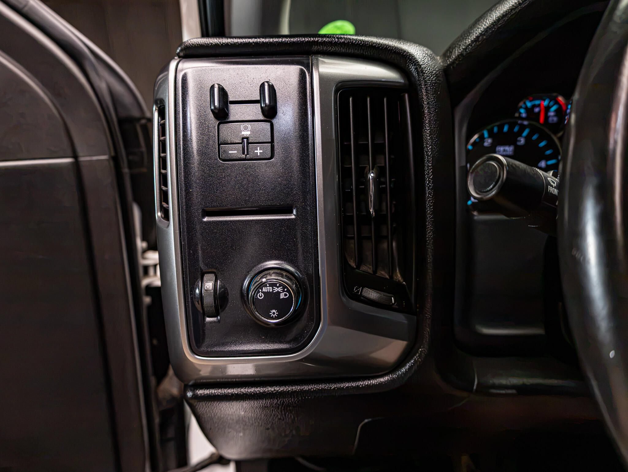 Used 2016 Chevrolet Silverado 3500 LT RWD image 17
