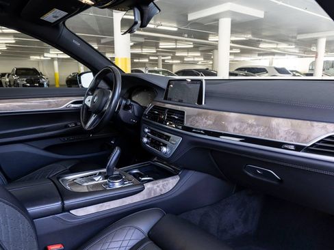 Used 2020 BMW 740i w/ M Sport Package RWD image 29