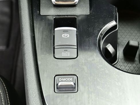 Used 2023 Nissan Rogue SV image 6