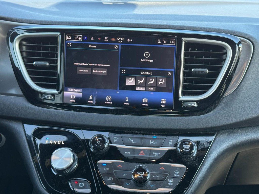 Used 2025 Chrysler Pacifica Select FWD image 17