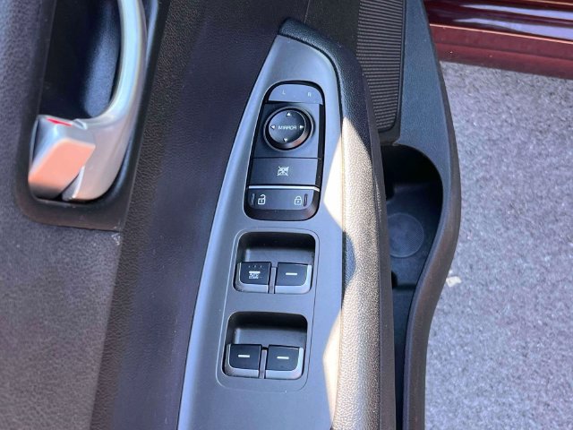 Used 2020 Kia Optima LX FWD image 25