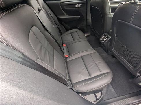 Used 2023 Volvo XC40 B5 Plus w/ Protection Package Premier image 21