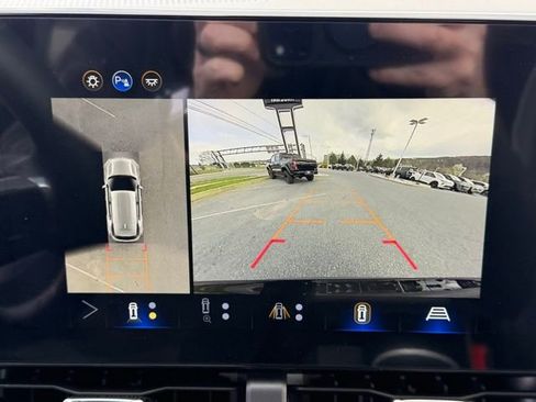 New 2026 Chevrolet Equinox LT w/ Convenience Package II AWD/4WD image 5