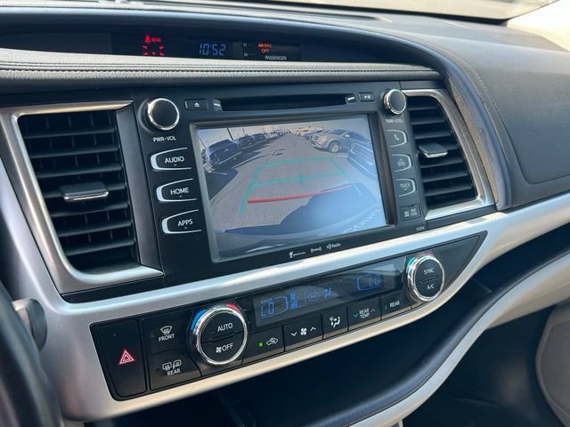 Used 2019 Toyota Highlander XLE AWD/4WD image 22