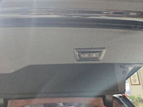 Used 2023 BMW XM image 8