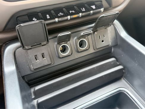 Used 2017 GMC Sierra 3500 Denali image 27