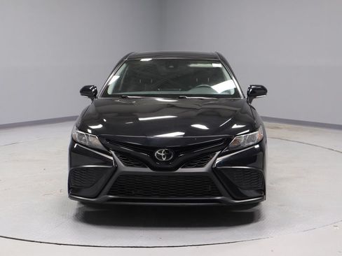 Used 2022 Toyota Camry SE w/ Convenience Package FWD image 5