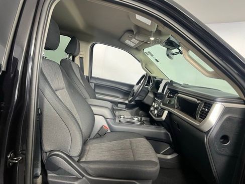 Used 2024 Ford Expedition XLT image 34