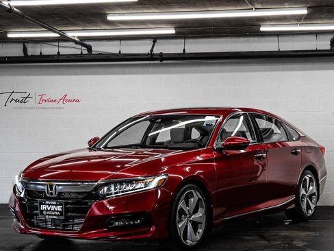 Used 2018 Honda Accord Touring image 1
