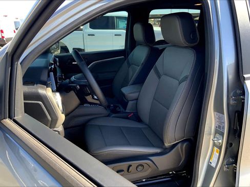 Used 2025 Chevrolet Colorado ZR2 w/ Technology Package image 7