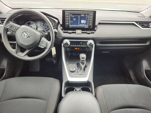 Used 2021 Toyota RAV4 LE AWD/4WD image 9